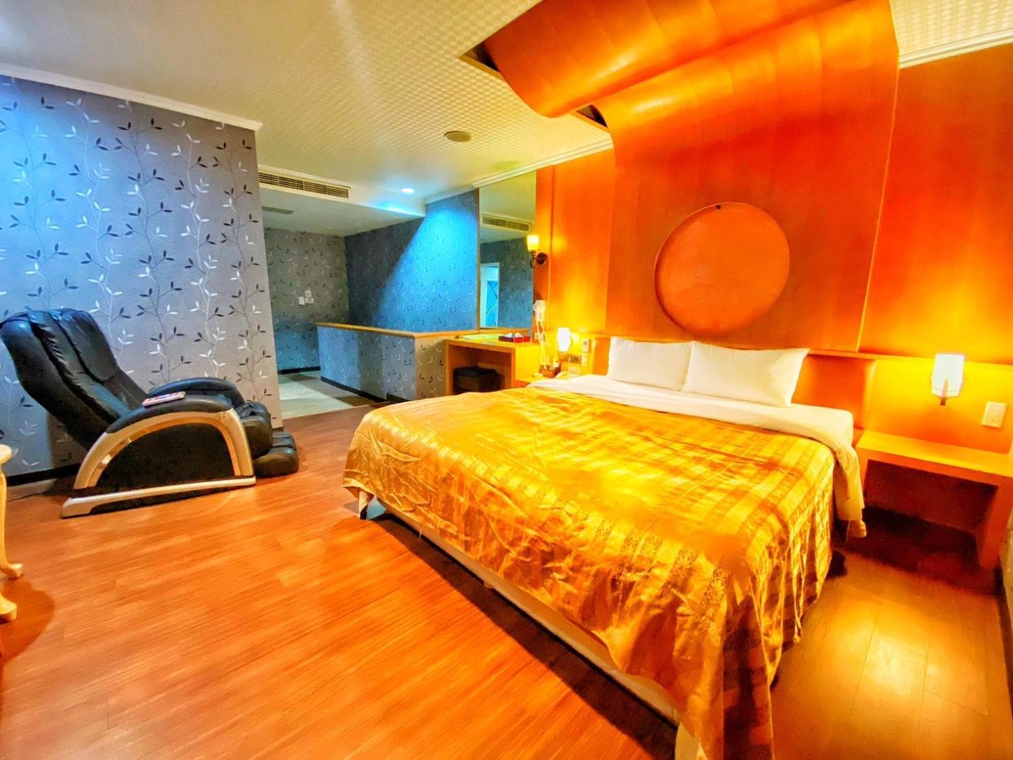 Hua Xiang Motel - Nanzih Kaohsiung Zewnętrze zdjęcie